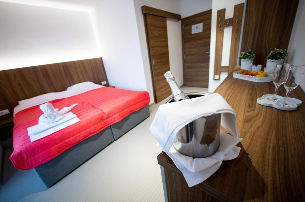 Gostilna Pugelj Otel Novo Mesto Dış mekan fotoğraf
