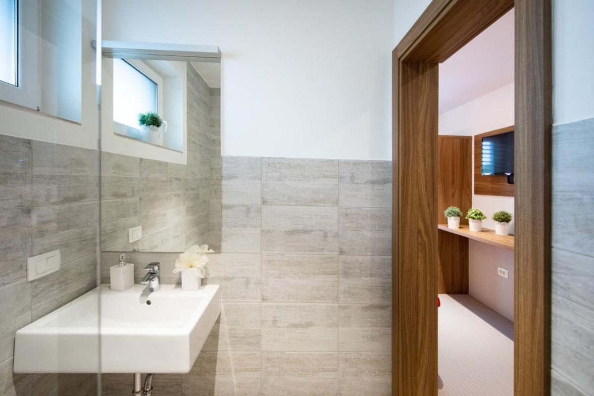 Gostilna Pugelj Otel Novo Mesto Dış mekan fotoğraf